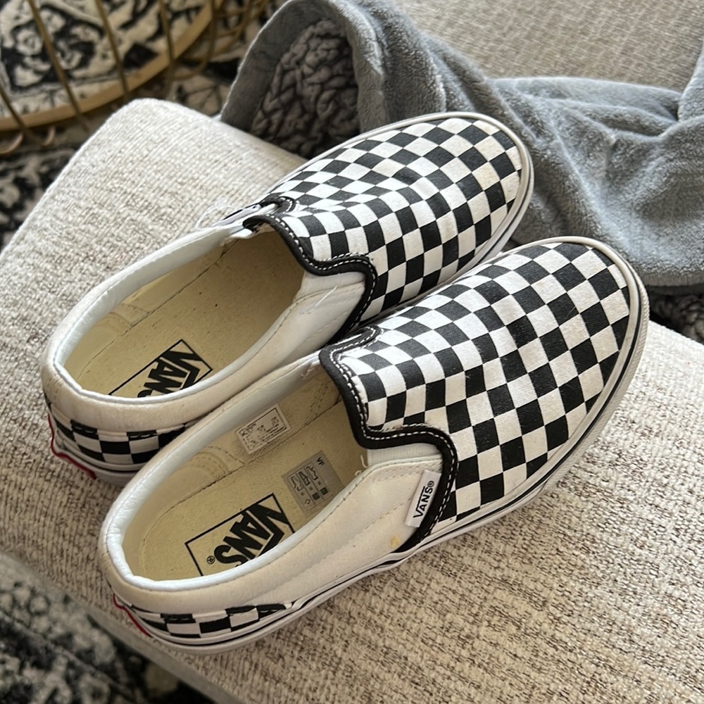 LIGHTLY USED VANS🖤🤍